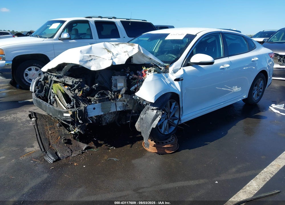 2020 KIA OPTIMA VIN: 5XXGT4L32LG437682