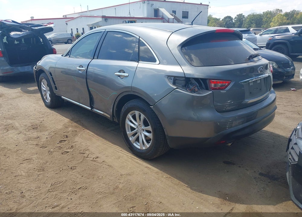 2017 INFINITI QX70 VIN: JN8CS1MW3HM415348