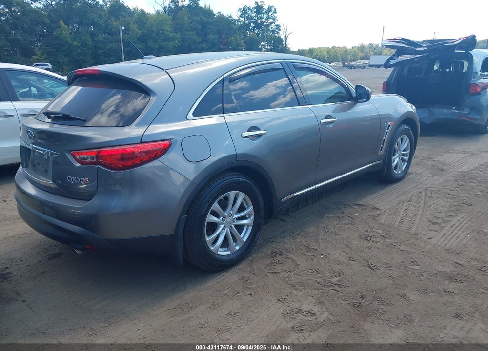 2017 INFINITI QX70 VIN: JN8CS1MW3HM415348