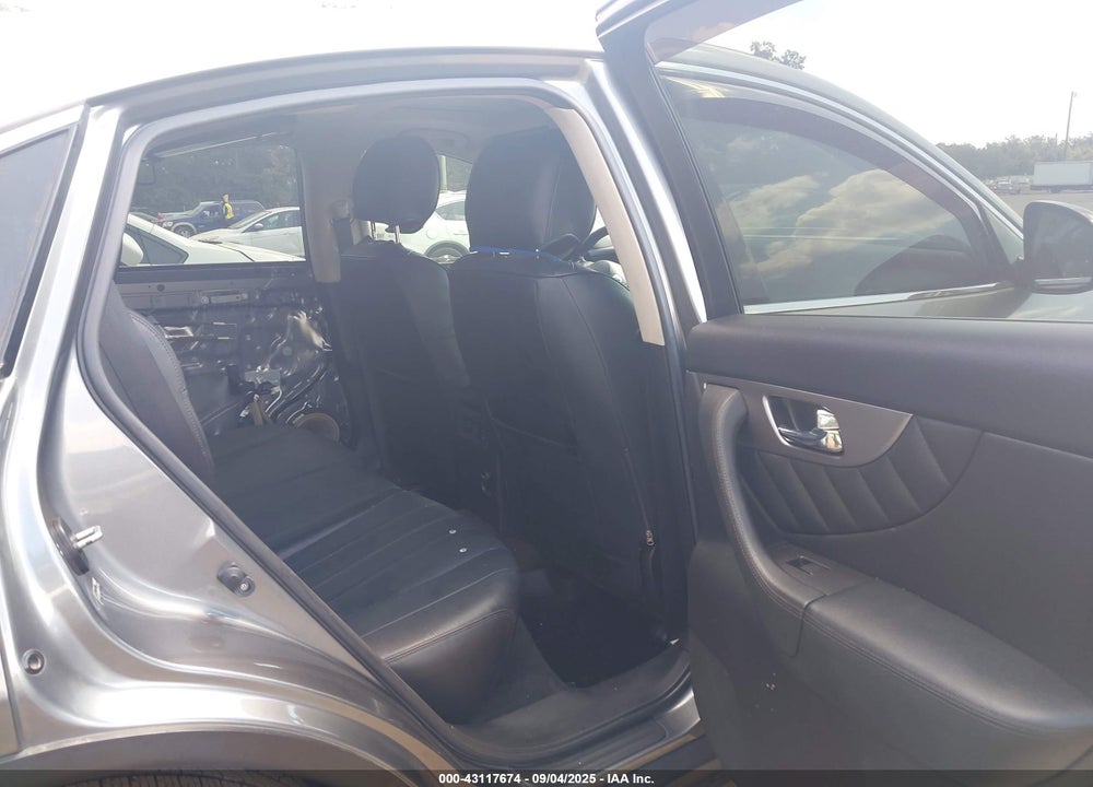 2017 INFINITI QX70 VIN: JN8CS1MW3HM415348