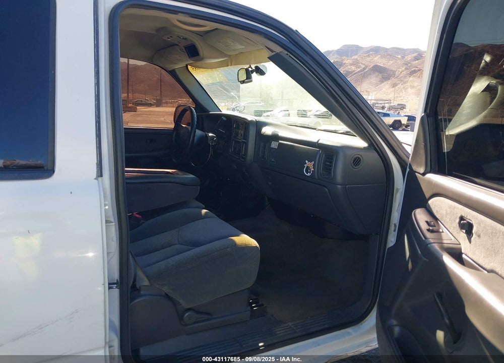 2003 CHEVROLET SILVERADO 2500HD LS VIN: 1GCHC23U53F161255