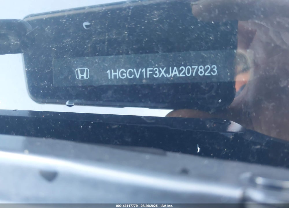 2018 HONDA ACCORD VIN: 1HGCV1F3XJA207823