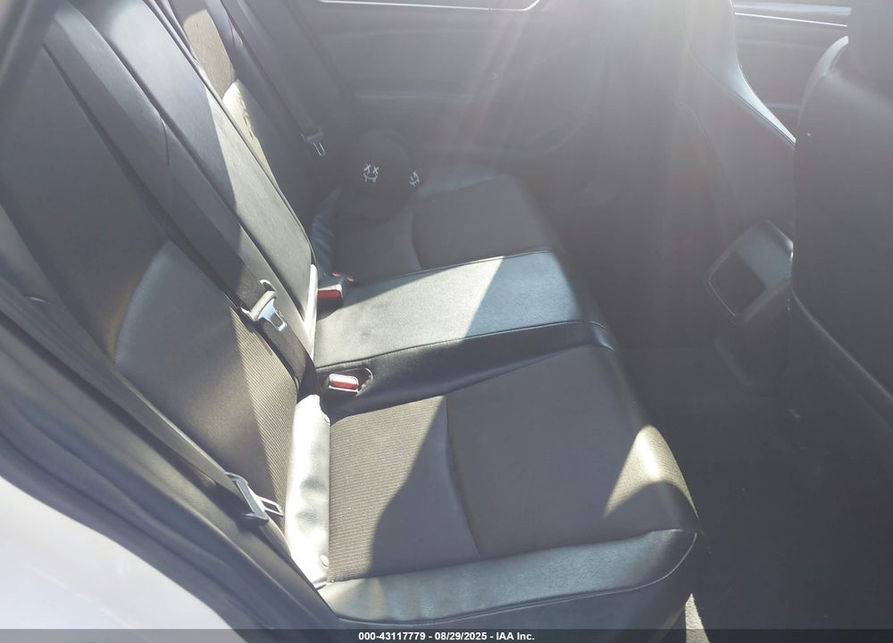 2018 HONDA ACCORD VIN: 1HGCV1F3XJA207823