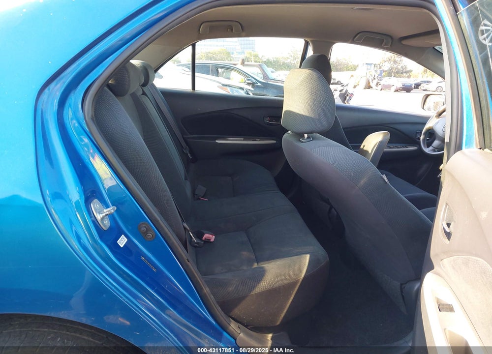 2010 TOYOTA YARIS VIN: JTDBT4K33A4075199