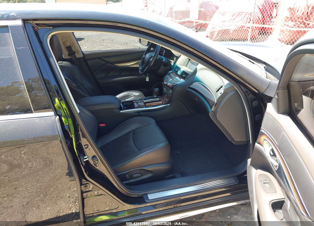 2015 INFINITI Q70 VIN: JN1AY1PP0FM170062