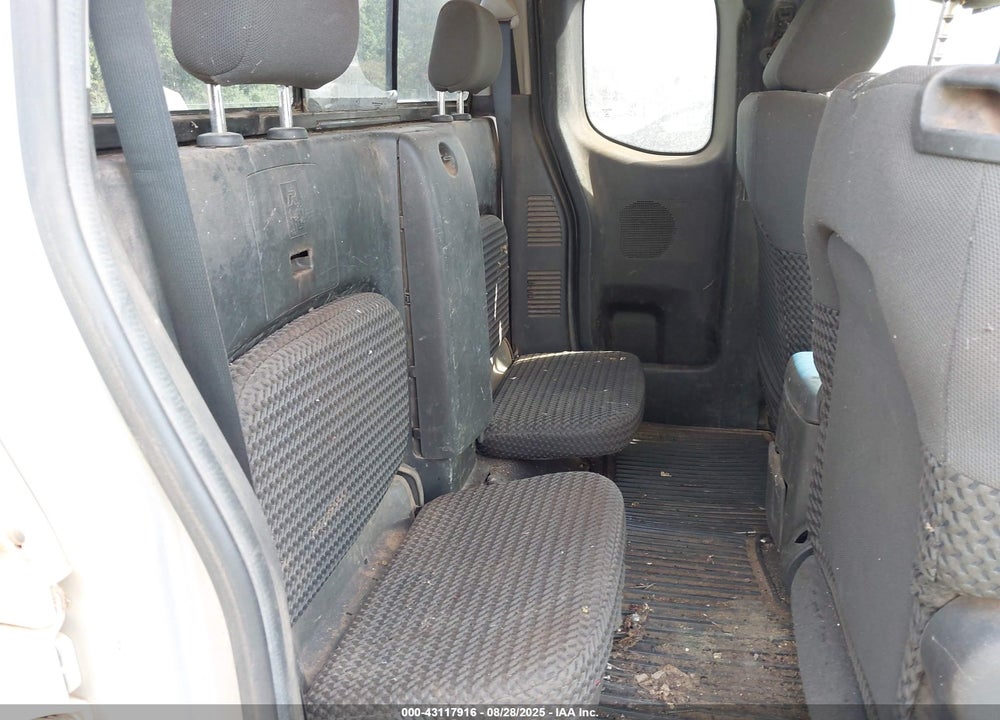 2005 NISSAN FRONTIER SE VIN: 1N6AD06WX5C457051