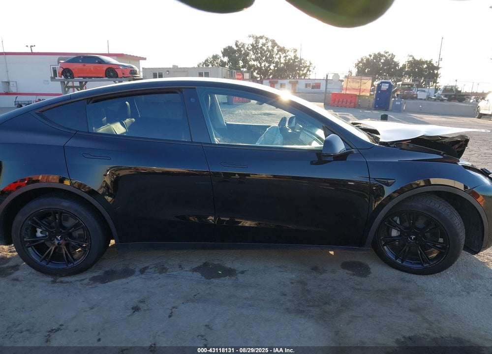 2021 TESLA MODEL Y LONG RANGE DUAL MOTOR ALL-WHEEL DRIVE VIN: 5YJYGDEE0MF240652