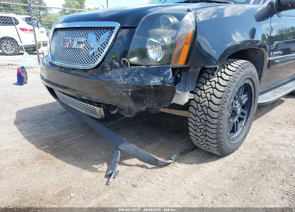 2008 GMC YUKON DENALI VIN: 1GKFK63848J123240