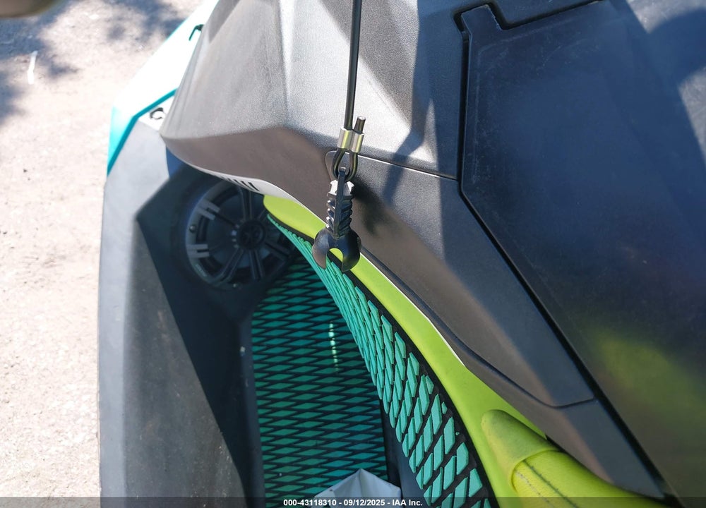 2018 SEA DOO SPARK 2UP VIN: YDV89501E818