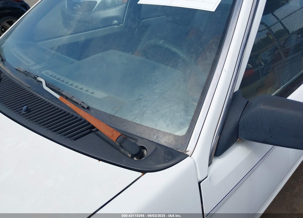 1988 MAZDA 323 VIN: JM1BF2221J0200954