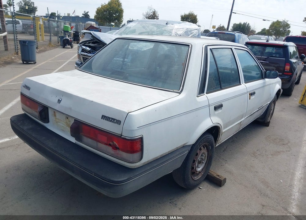 1988 MAZDA 323 VIN: JM1BF2221J0200954