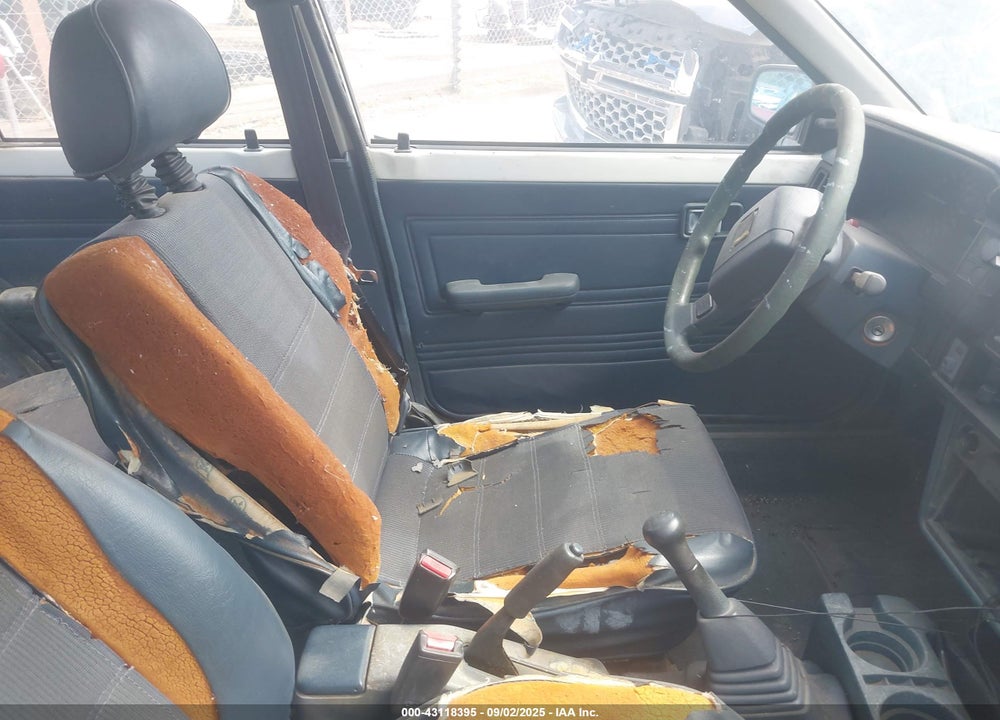 1988 MAZDA 323 VIN: JM1BF2221J0200954