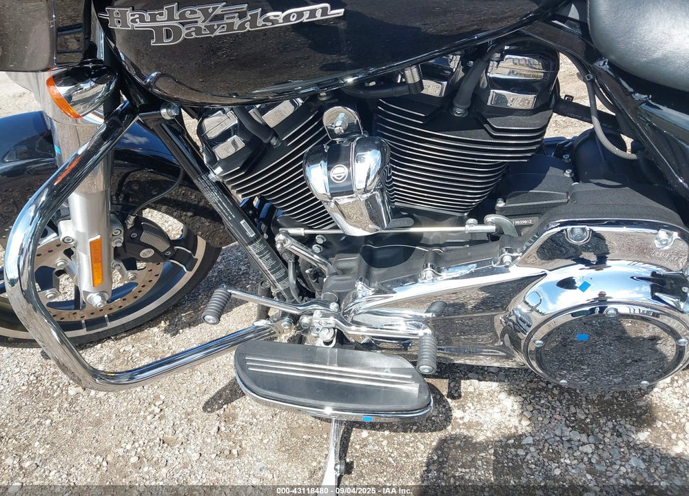2019 HARLEY-DAVIDSON FLHX VIN: 1HD1KBC12KB618909