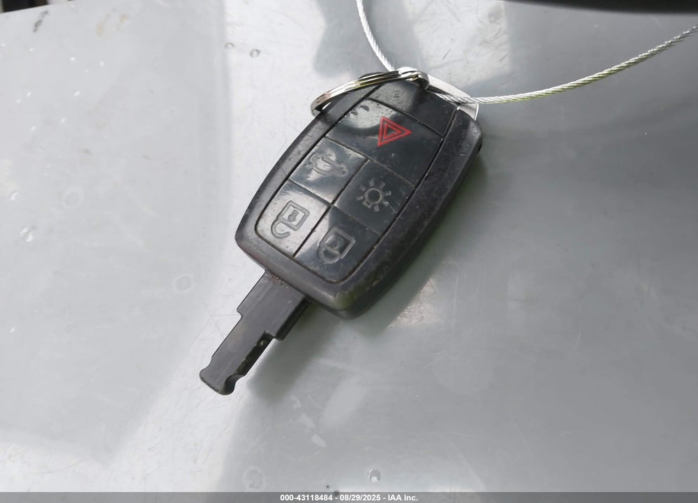 2012 VOLVO C30 VIN: YV1672MKXC2265492
