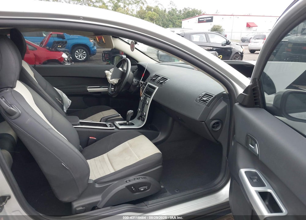 2012 VOLVO C30 VIN: YV1672MKXC2265492
