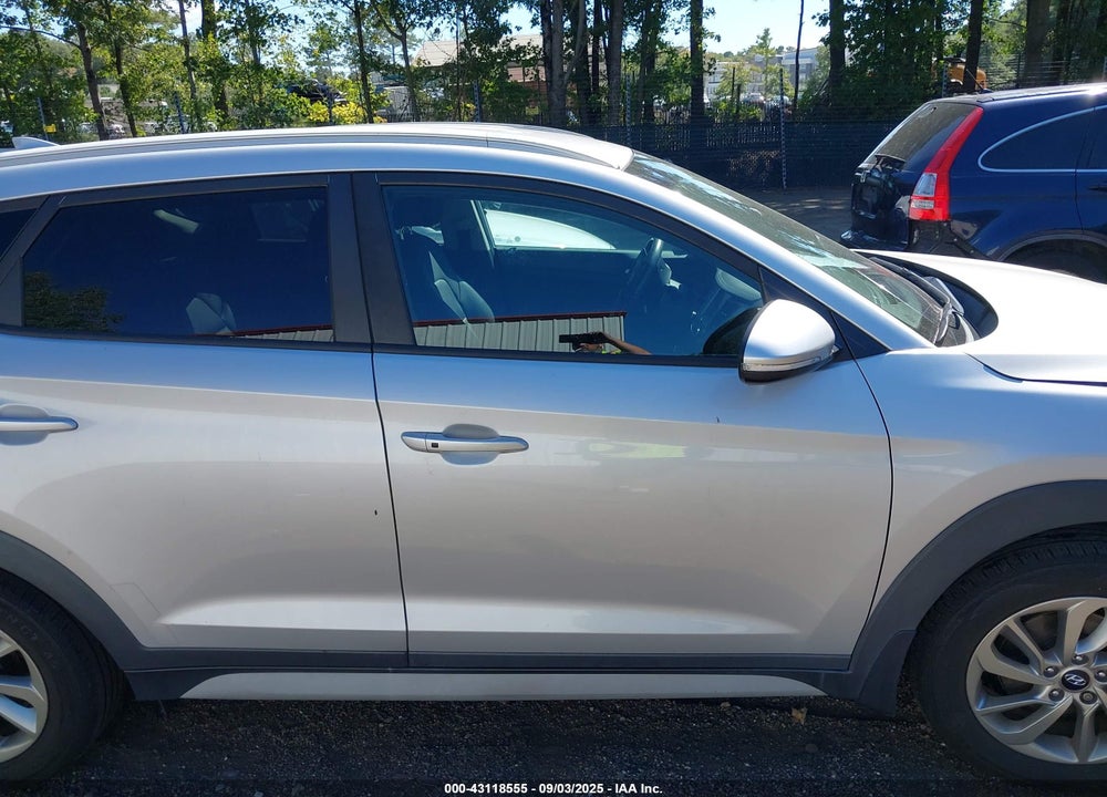 2017 HYUNDAI TUCSON SE PLUS VIN: KM8J3CA41HU476658
