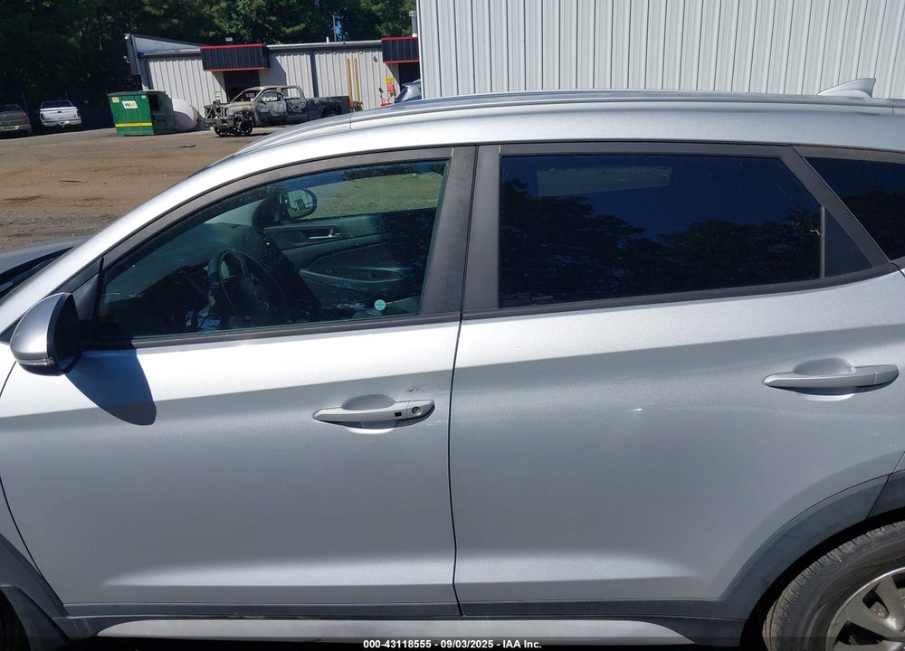 2017 HYUNDAI TUCSON SE PLUS VIN: KM8J3CA41HU476658
