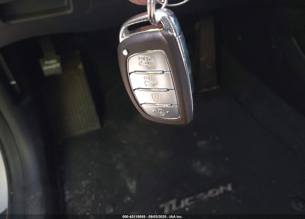 2017 HYUNDAI TUCSON SE PLUS VIN: KM8J3CA41HU476658