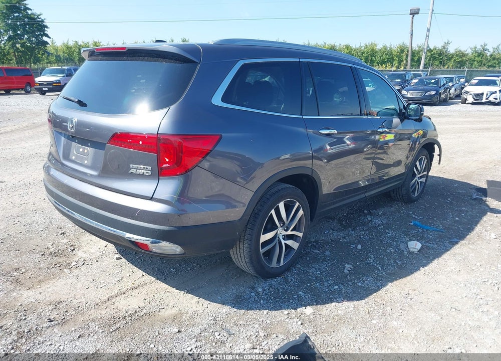 2017 HONDA PILOT VIN: 5FNYF6H98HB065750