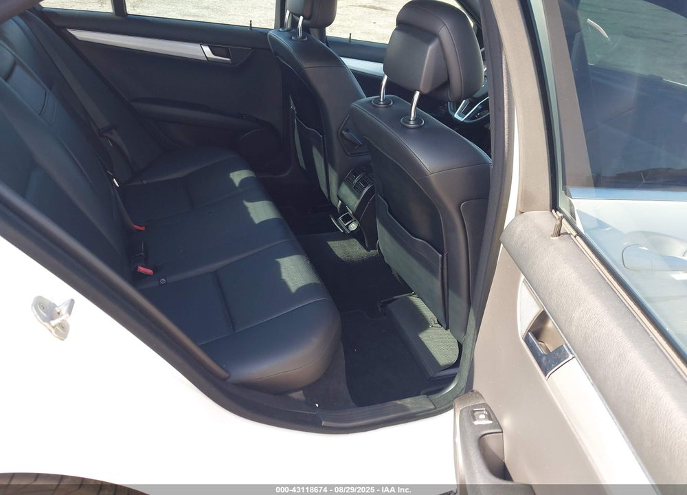 2014 MERCEDES-BENZ C CLASS VIN: WDDGF4HB9EA959866