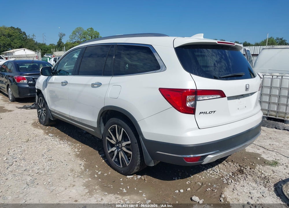 2022 HONDA PILOT VIN: 5FNYF5H61NB016417