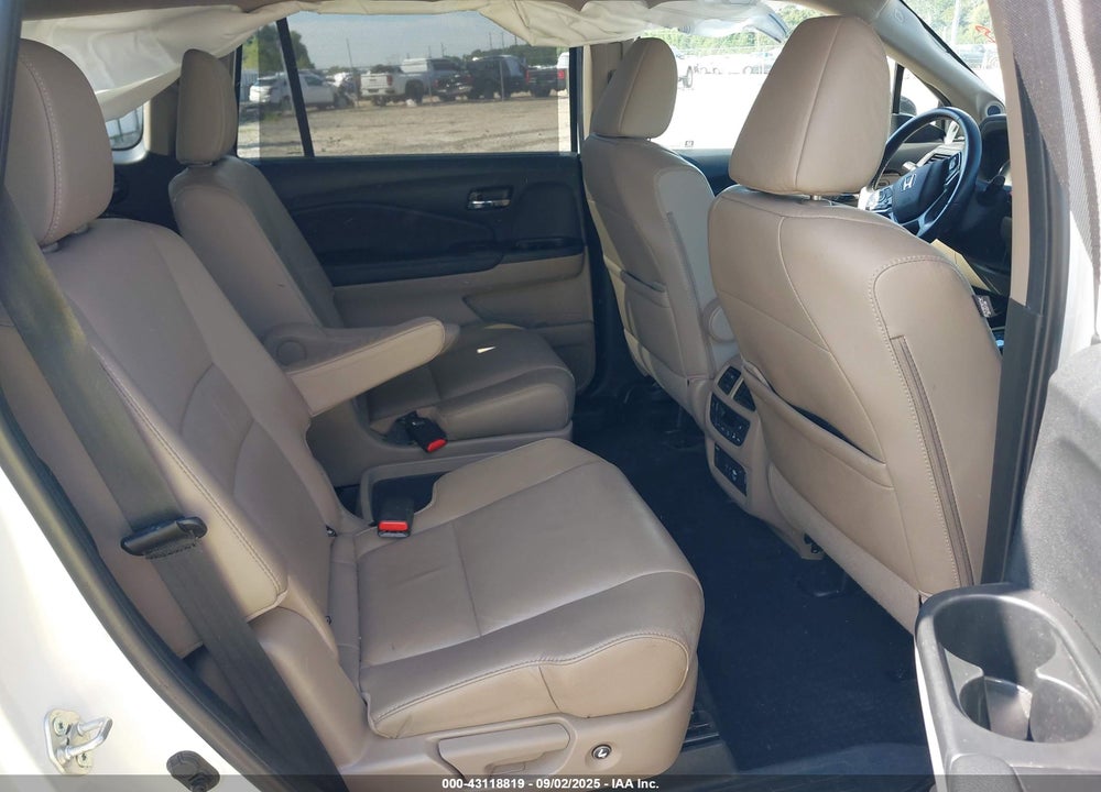 2022 HONDA PILOT VIN: 5FNYF5H61NB016417