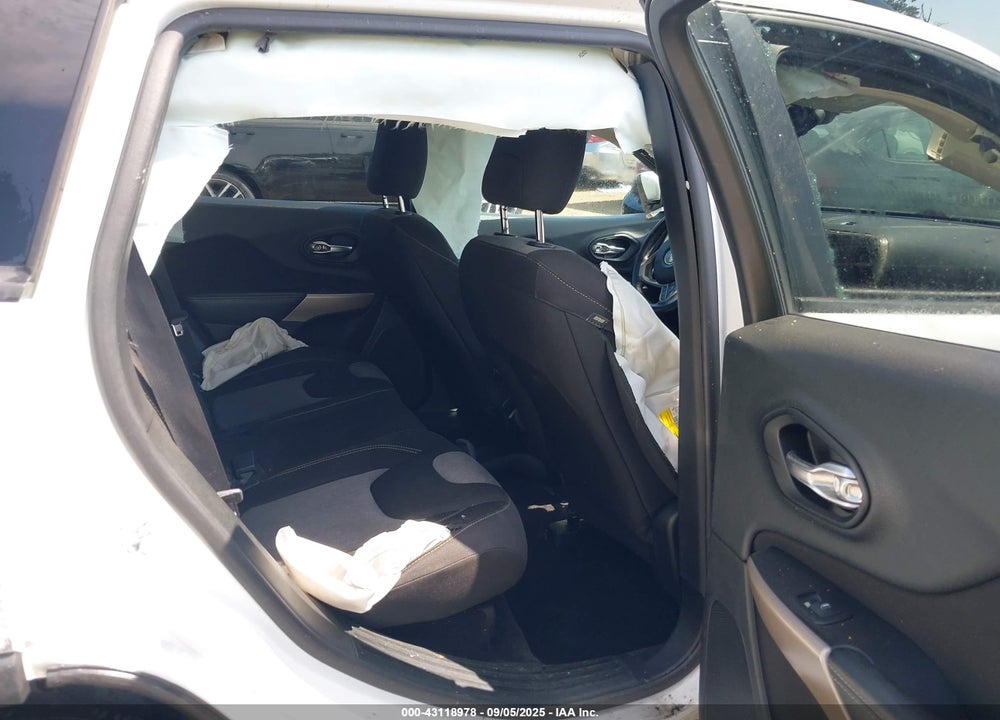 2018 JEEP CHEROKEE VIN: 1C4PJLCB6JD533880