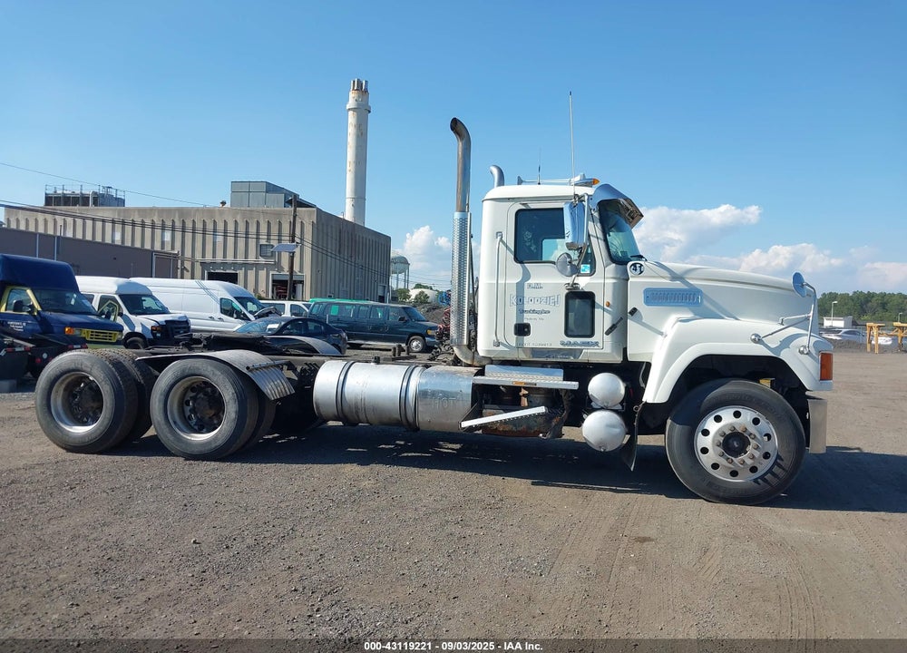 2015 MACK 600 CHU600 VIN: 1M1AN07Y3FM020293