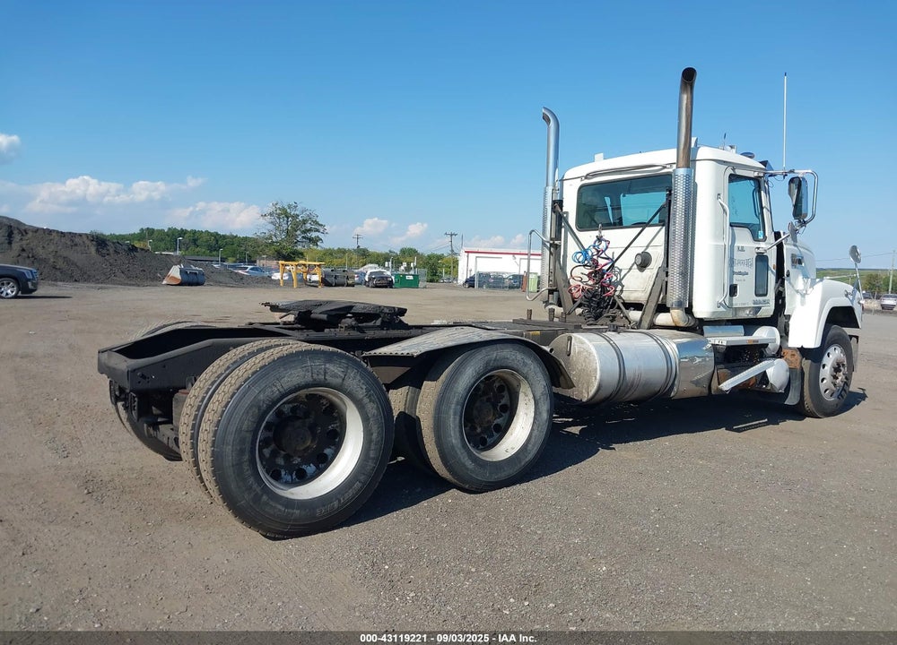 2015 MACK 600 CHU600 VIN: 1M1AN07Y3FM020293