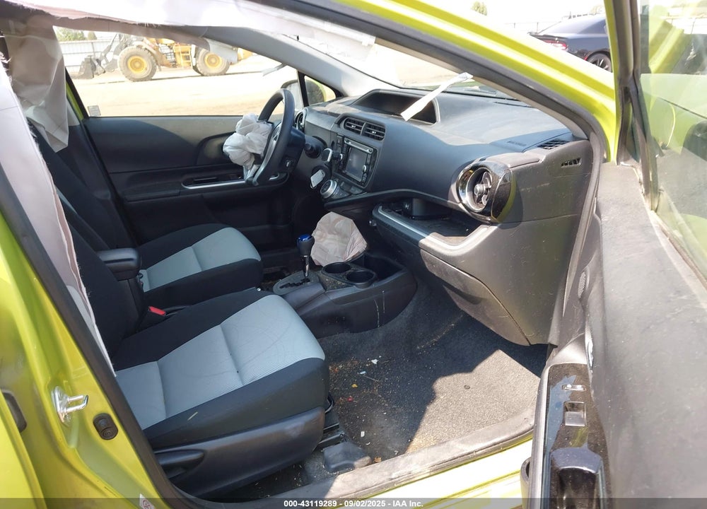 2015 TOYOTA PRIUS C VIN: JTDKDTB35F1094496