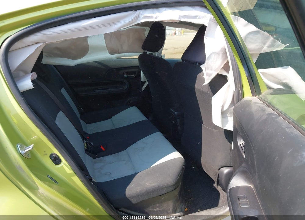 2015 TOYOTA PRIUS C VIN: JTDKDTB35F1094496