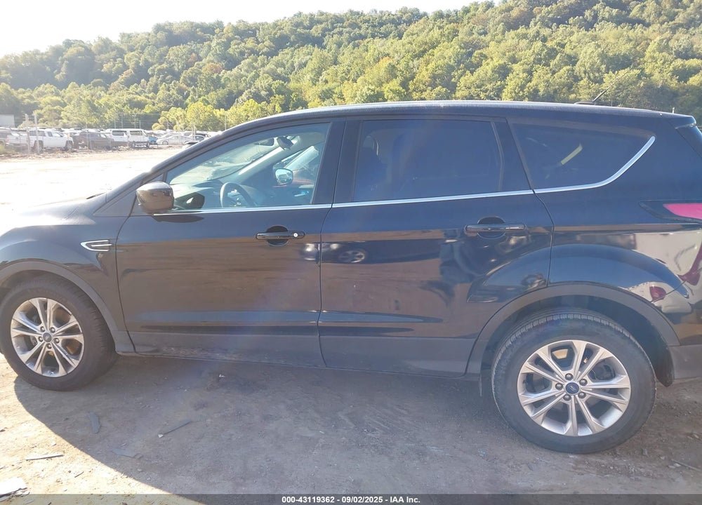 2017 FORD ESCAPE SE VIN: 1FMCU0GD1HUE53179