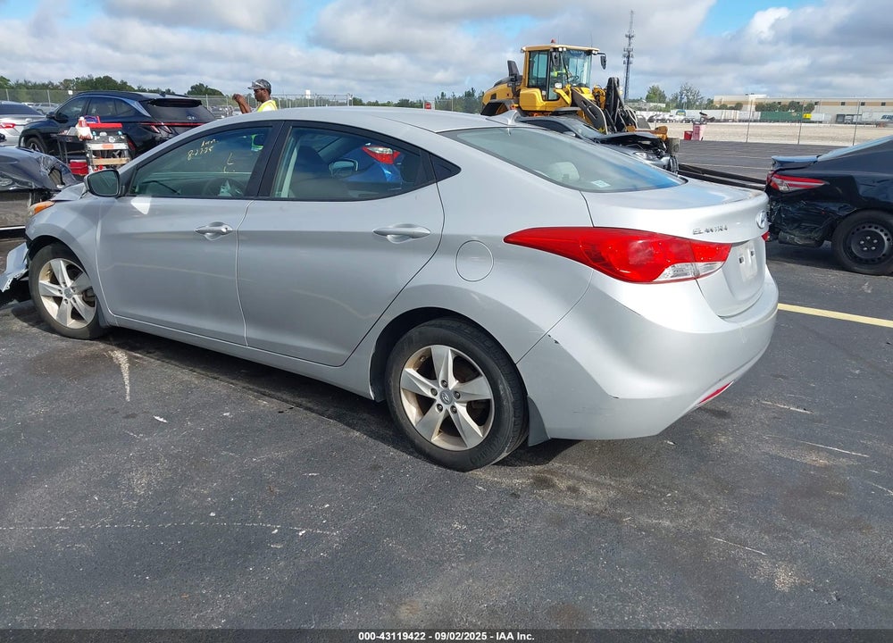 2012 HYUNDAI ELANTRA VIN: KMHDH4AE7CU237038