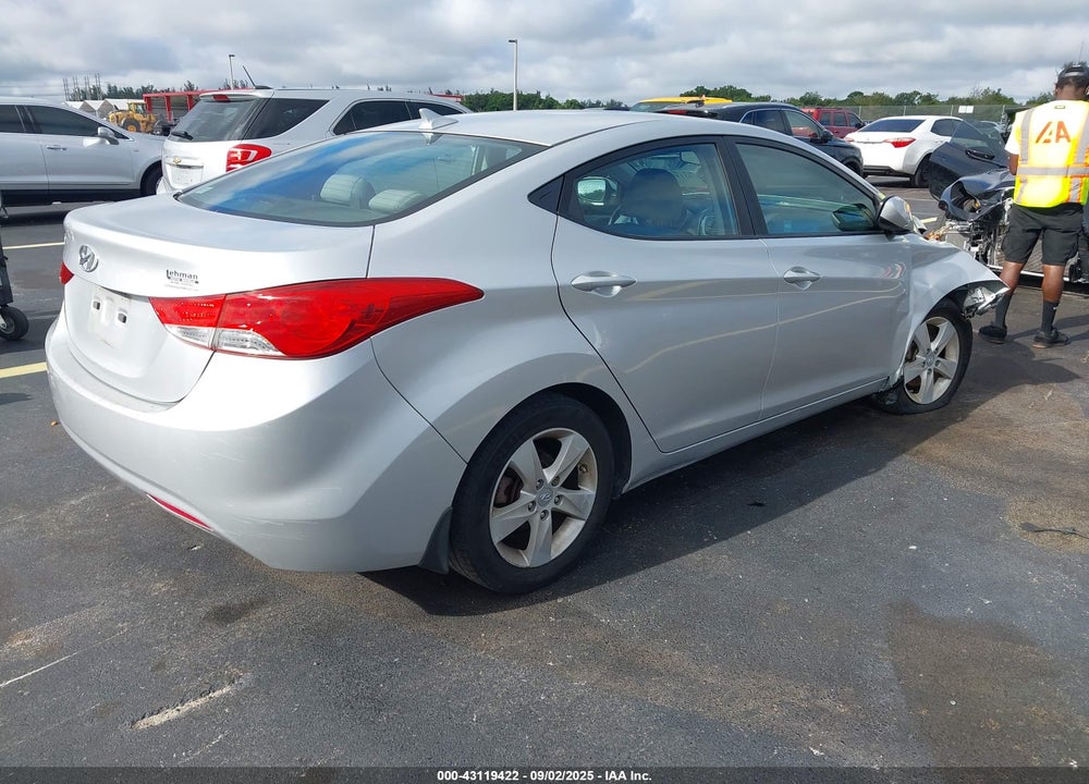 2012 HYUNDAI ELANTRA VIN: KMHDH4AE7CU237038