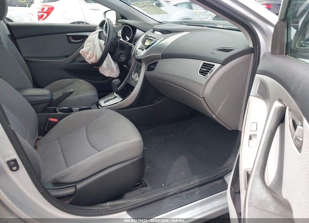 2012 HYUNDAI ELANTRA VIN: KMHDH4AE7CU237038