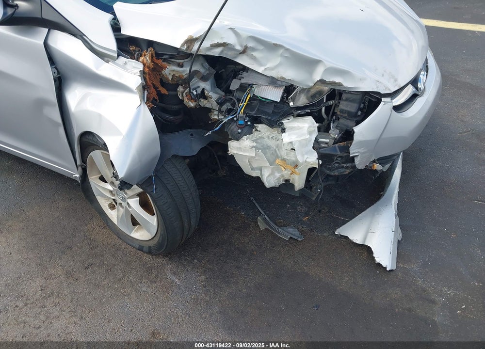 2012 HYUNDAI ELANTRA VIN: KMHDH4AE7CU237038