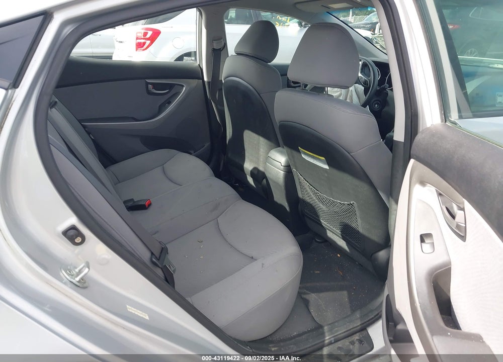 2012 HYUNDAI ELANTRA VIN: KMHDH4AE7CU237038