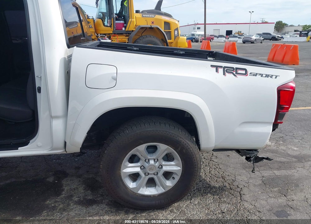2018 TOYOTA TACOMA VIN: 3TMAZ5CN1JM060852