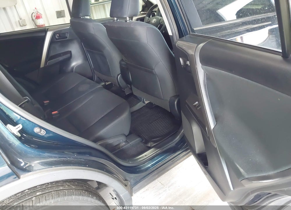 2018 TOYOTA RAV4 VIN: JTMZFREV4JJ164717
