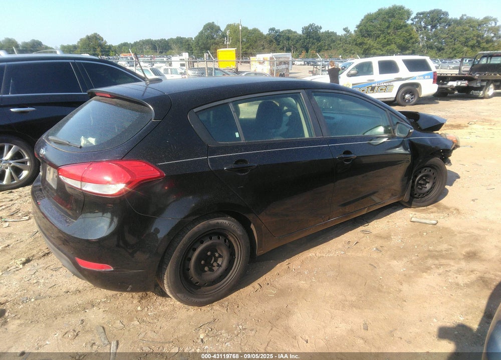 2016 KIA FORTE VIN: KNAFK5A84G5647260