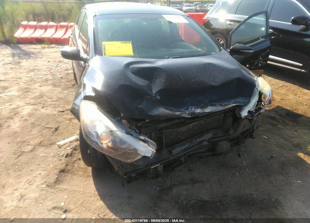 2016 KIA FORTE VIN: KNAFK5A84G5647260