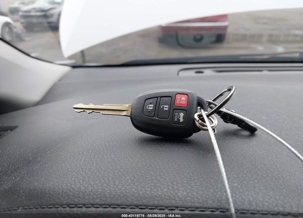 2015 TOYOTA COROLLA VIN: 2T1BURHE3FC476677
