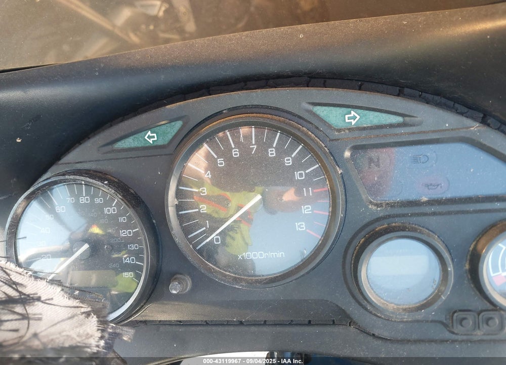 2000 SUZUKI GSX600 F VIN: JS1GN79A2Y2102611