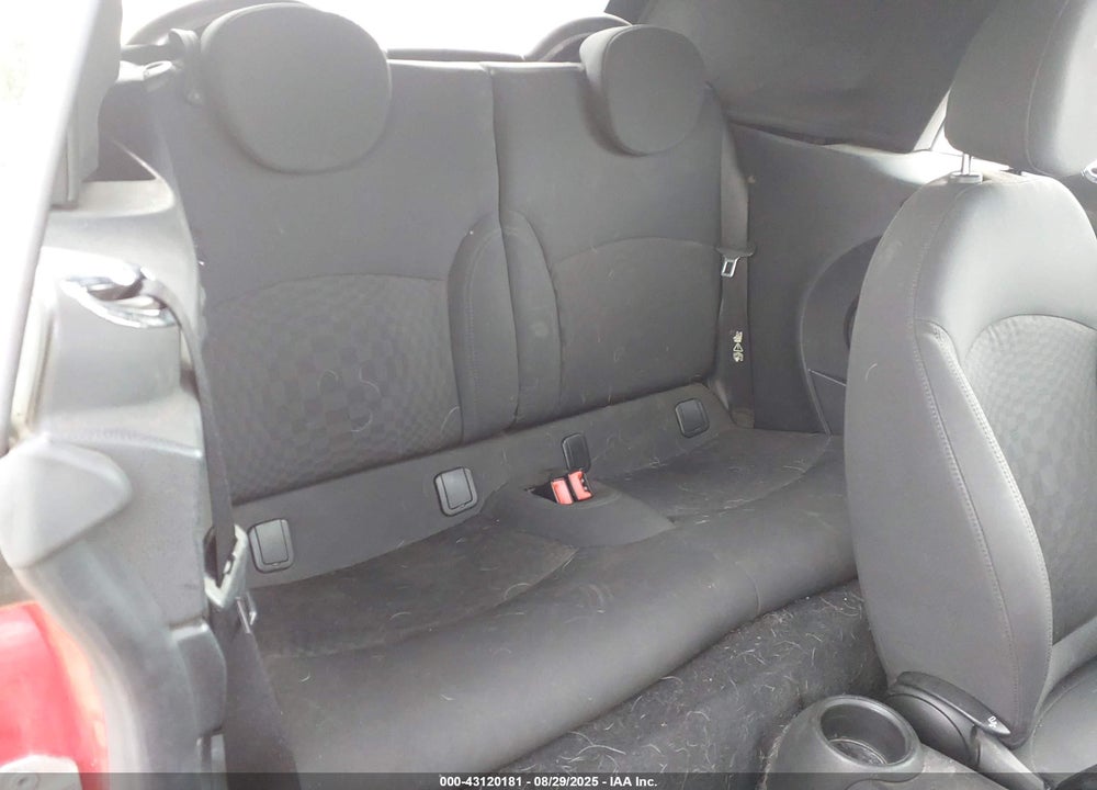 2010 MINI COOPER VIN: WMWMR3C57ATZ18745