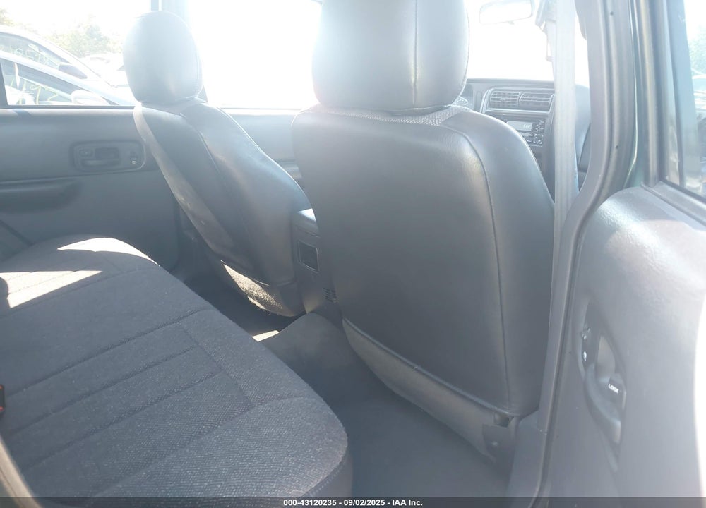 2001 JEEP CHEROKEE VIN: 1J4FT58S11L516060