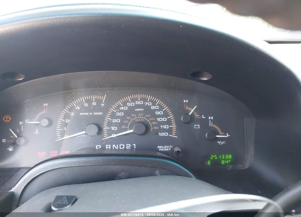 2003 FORD EXPEDITION XLT VIN: 1FMRU15W63LA90056