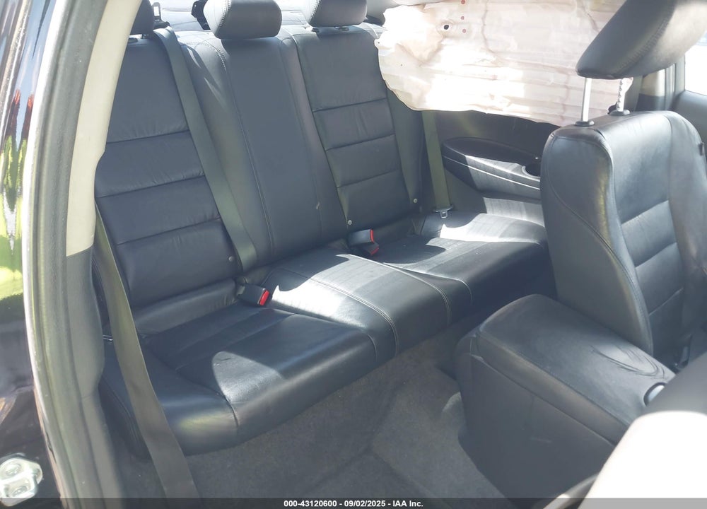 2011 HONDA ACCORD 2.4 EX-L VIN: 1HGCS1B81BA014777