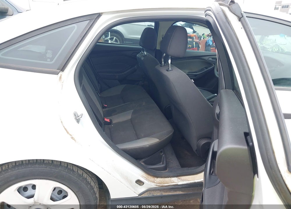 2013 FORD FOCUS VIN: 1FADP3E2XDL313589