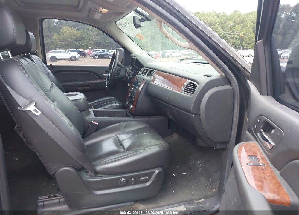 2007 CHEVROLET TAHOE LT VIN: 1GNFK13017R409286