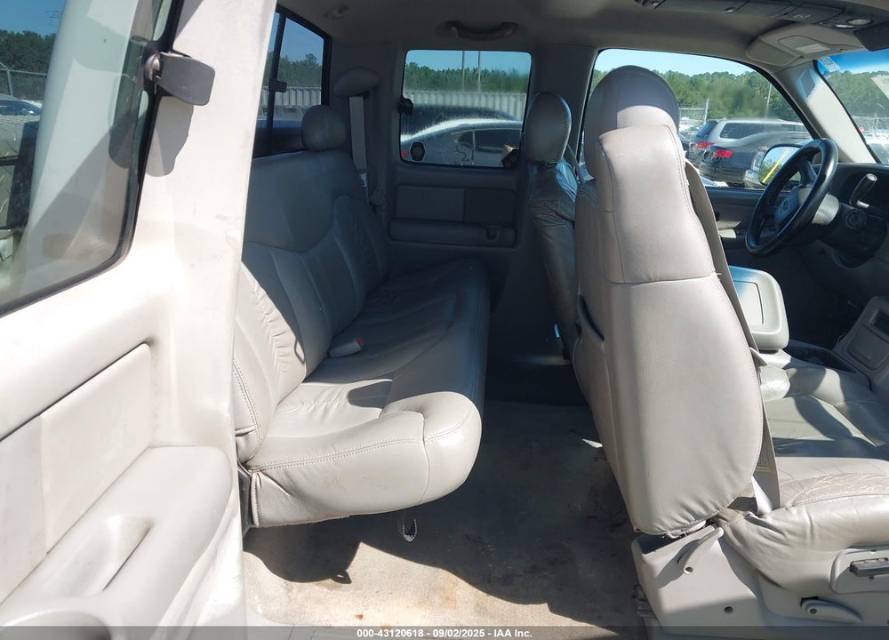 1999 CHEVROLET SILVERADO 1500 LS VIN: 1GCEK19T8XE187729